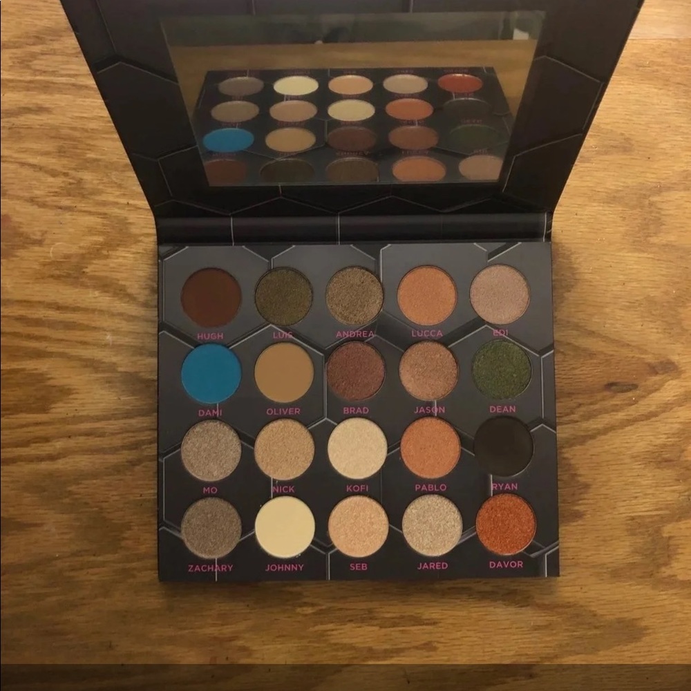 BeeBeauty Barbarella Eyeshadow Palette